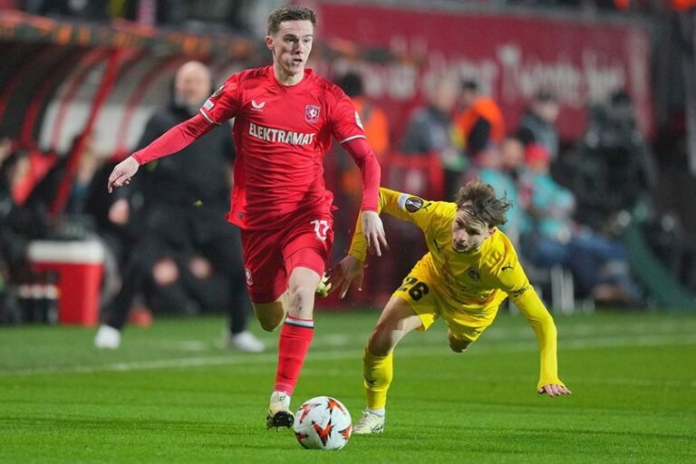 Gol Penalti Dramatis di Menit Akhir, Twente Kalahkan Bodo/Glimt 2-1