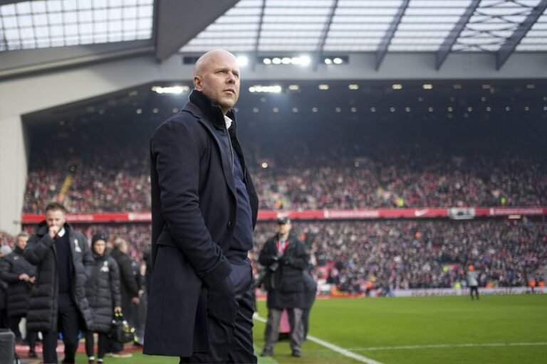 Final Carabao Cup: Arne Slot dan Van Dijk Sepakat Incar Trofi Pertama Musim Ini