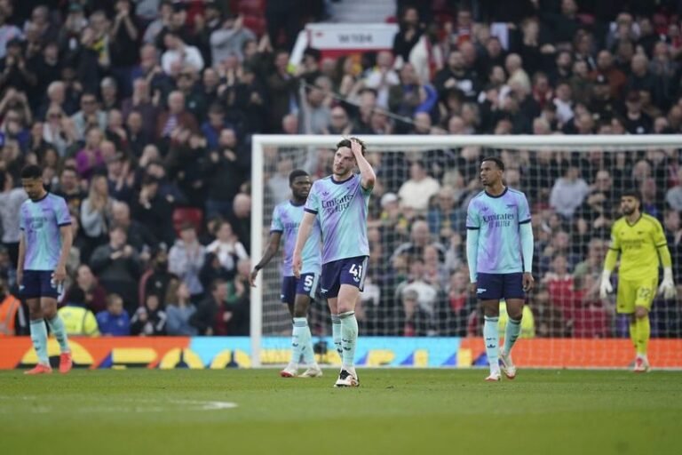 Gary Neville: Arsenal Musim Lalu Lebih Baik dari Liverpool Musim Ini