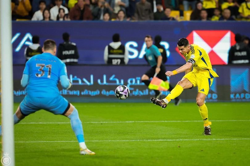 Cristiano Ronaldo Nyekor Lagi, 10 Pemain Al Nassr Ditahan Imbang Al Shabab 2-2