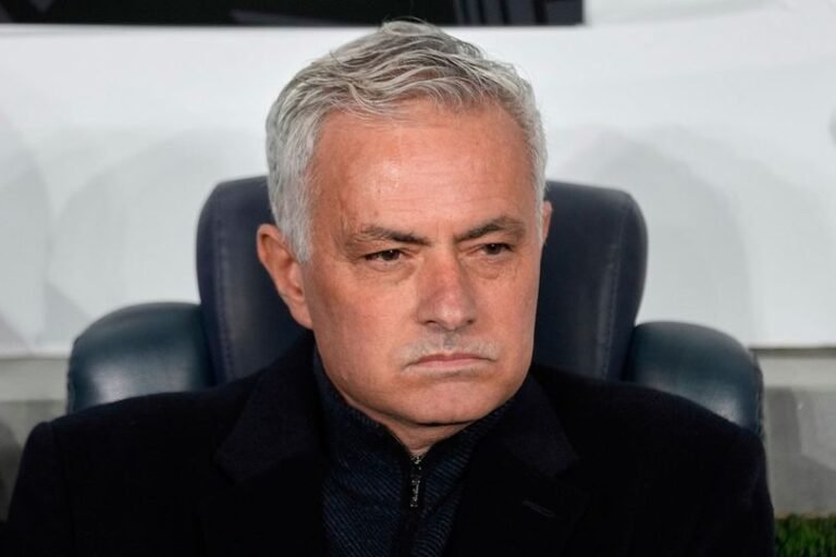 Jose Mourinho: Fenerbahce Layak Menang Meski Disingkirkan Rangers