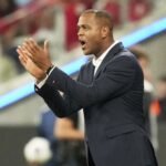Misi Wajib Menang! Kluivert Indikasikan Timnas Indonesia Main Lebih Menyerang