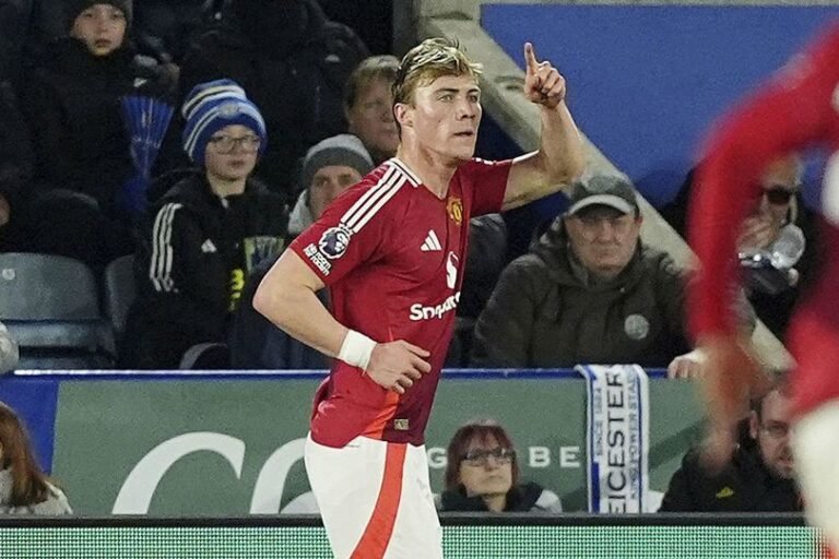 Bakal Didepak MU, Juventus Siap Angkut Rasmus Hojlund