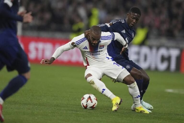 Catatan Menarik Lyon vs Manchester United: Blunder Onana Kembali Jadi Sorotan
