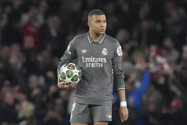 Nongol di Bernabeu di Laga Madrid vs Bilbao, Bukannya Disambut, Mbappe Malah Disiuli Madridista!
