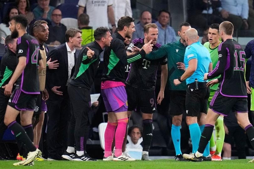 Balasan Keras Wasit Szymon Marciniak untuk Protes Hansi Flick: Komentar Bodoh