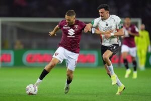 Jay Idzes Hand Ball, Venezia Gagal Menang Atas Torino