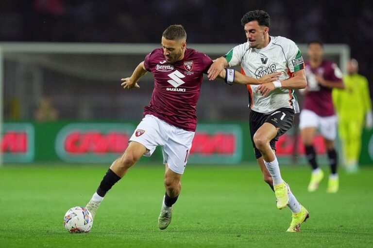 Jay Idzes Hand Ball, Venezia Gagal Menang Atas Torino
