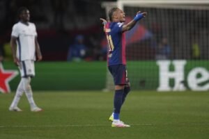 Raphinha Kritik Pertahanan Barcelona Usai Drama 3-3 Lawan Inter Milan