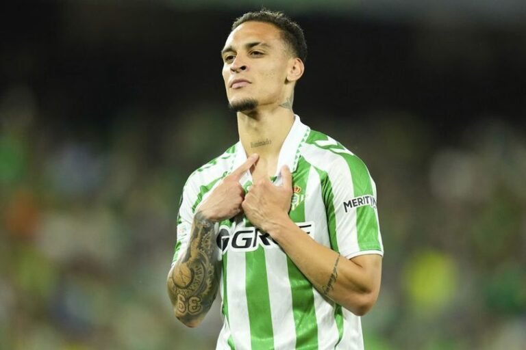 Nego Sampai Jadi! Real Betis Perjuangkan Transfer Antony dari MU
