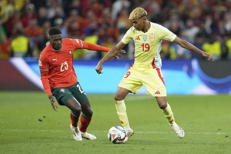 Spanyol vs Portugal: Ini Kata-kata Nuno Mendes Setelah Berhasil Bungkam Lamine Yamal