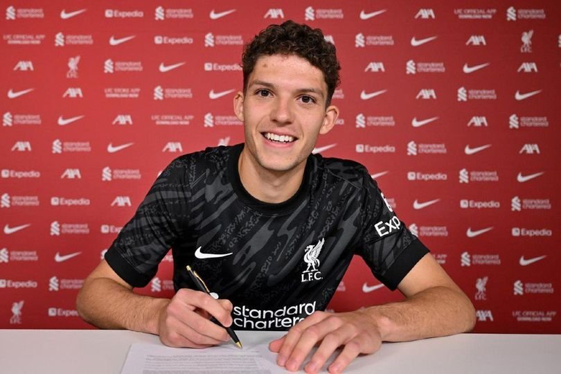 Resmi! Liverpool Rekrut Kiper 20 Tahun Asal Hungaria, Armin Pecsi